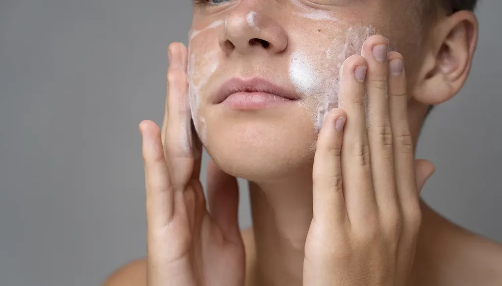بهترین فوم شستشوی صورت برای پوست چرب و جوشدار